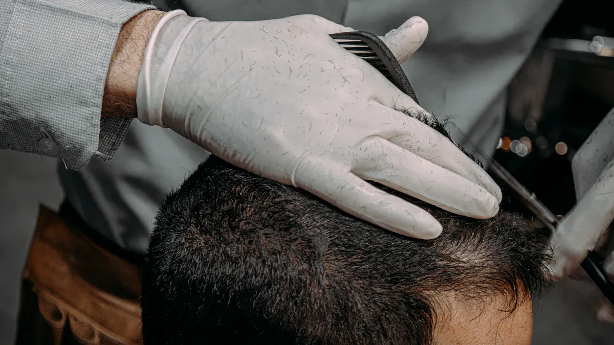 Cuchillas de zafiro versus cuchillas de acero para trasplantes de cabello FUE, &iquest;cu&aacute;l es mejor?