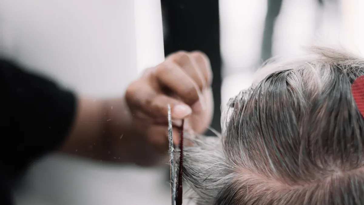 &iquest;Qui&eacute;n fabrica las hojas de zafiro para implantes capilares para uso profesional en trasplantes de cabello?